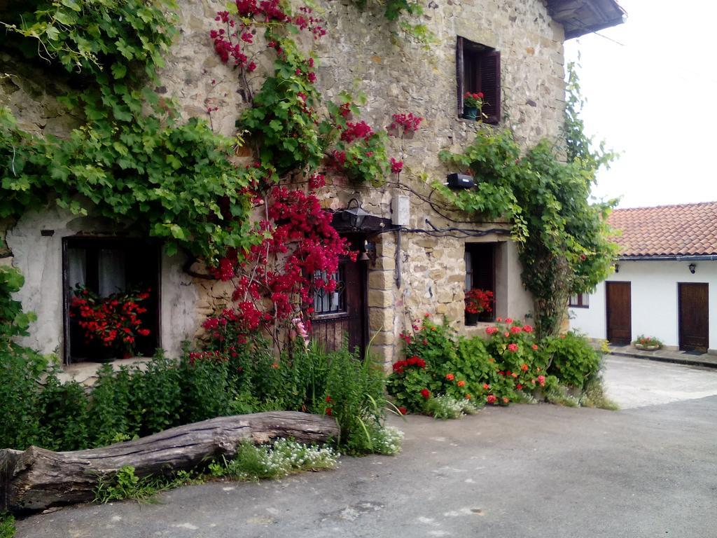Casa Rural Aristondo Agroturismo San Sebastián Esterno foto